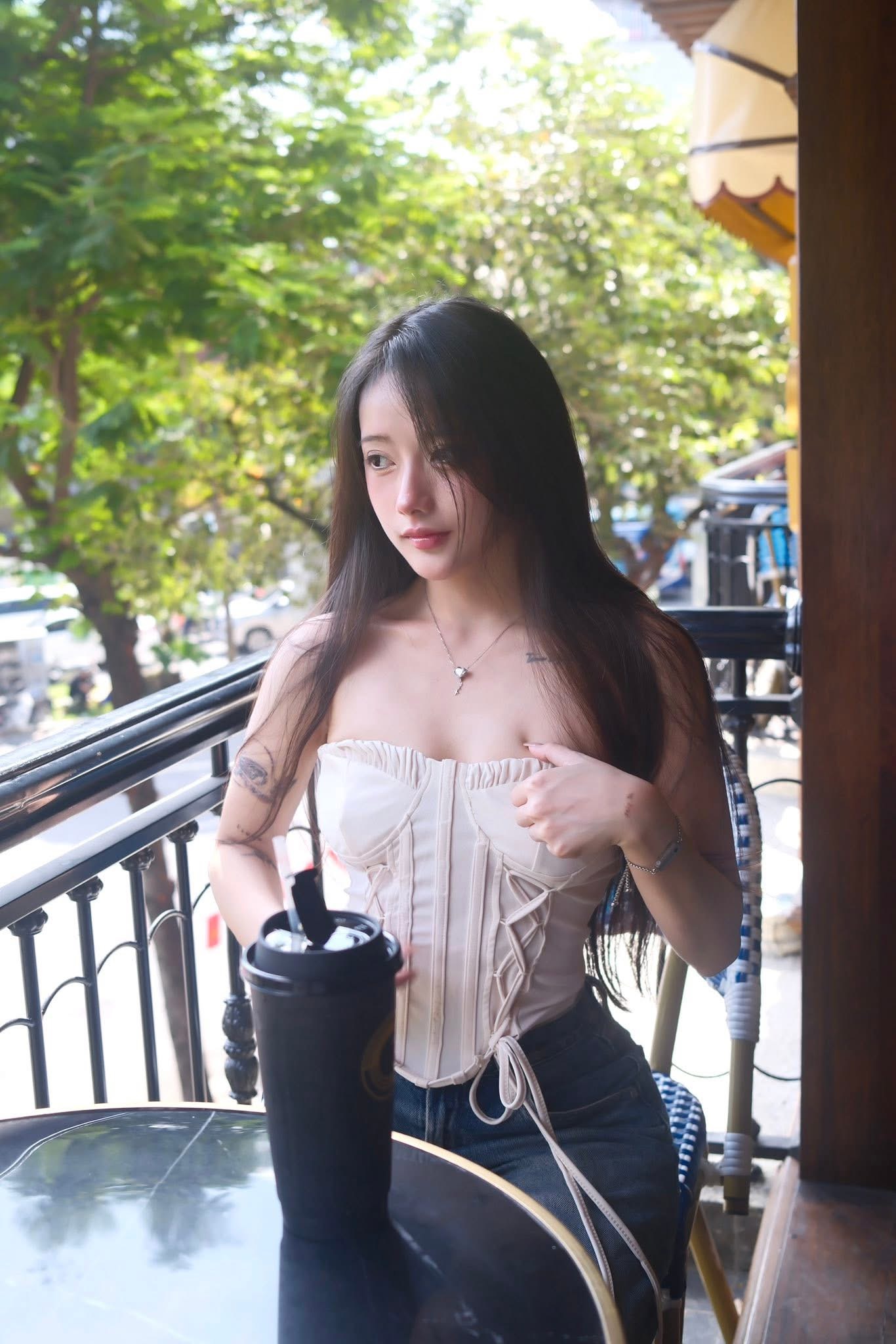 Chỉ một khoảnh khắc v&eacute;n t&oacute;c, "nữ thần" giới cosplay khiến h&agrave;ng triệu fan nam rung rinh v&igrave; qu&aacute; đỗi ngọt ng&agrave;o - Ảnh 9.