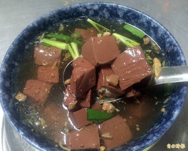 M&oacute;n "s&uacute;p đường phố" n&agrave;y được v&iacute; như "thuốc bổ tự nhi&ecirc;n": Vừa tăng cơ, bổ m&aacute;u, ăn đ&uacute;ng c&aacute;ch c&ograve;n gi&uacute;p trẻ l&acirc;u - Ảnh 2.