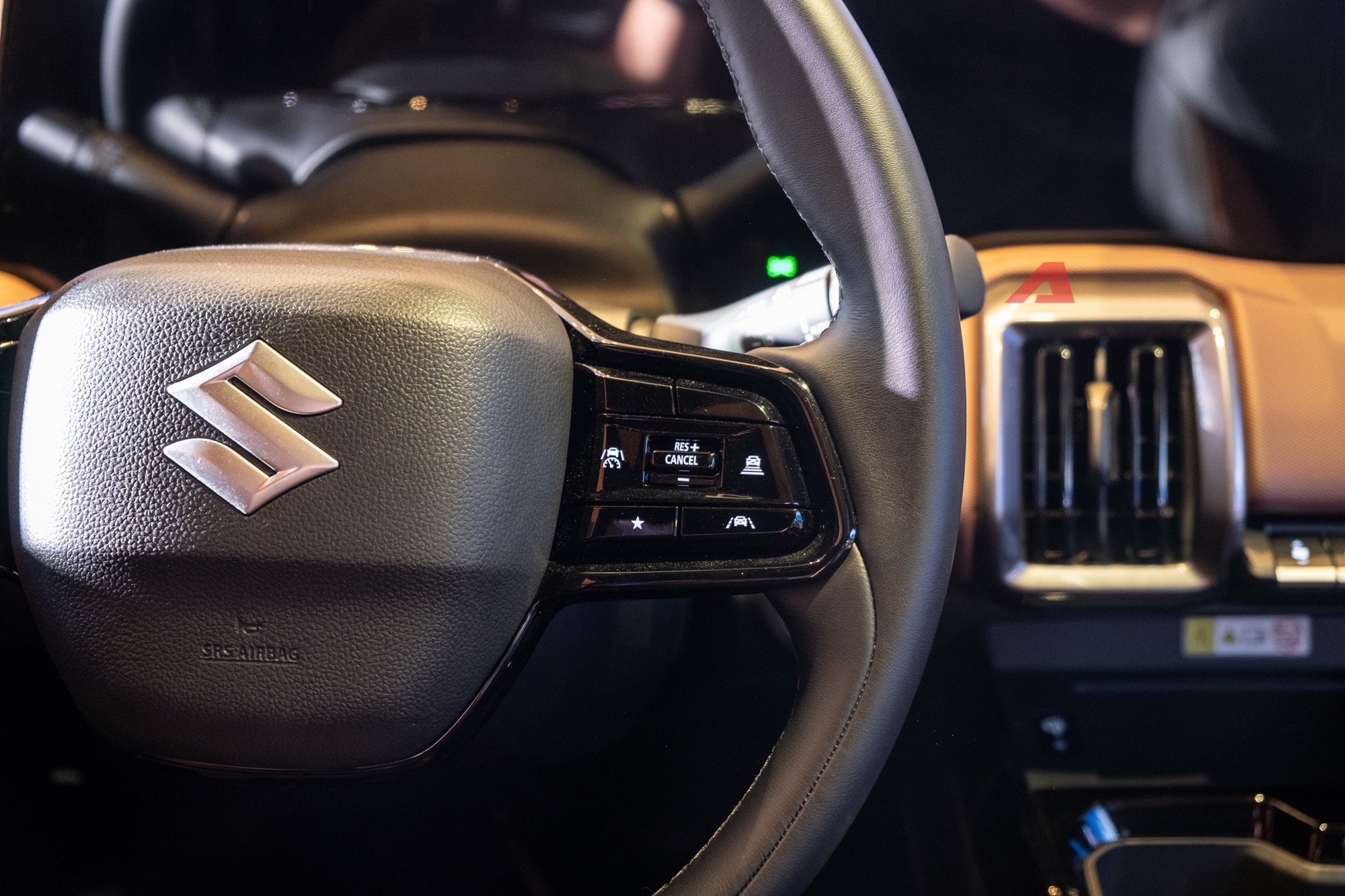 Suzuki eVitara xuất hiện ở H&agrave; Nội: Dễ mở b&aacute;n thời gian tới, đi được 430km/sạc, nội thất m&agrave;n h&igrave;nh k&eacute;p, cần số điện tử- Ảnh 10.