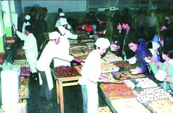 Vụ nữ đầu độc 788 người tại trường cao đẳng, lĩnh án tử hình - Ảnh 1. Vụ nữ đầu độc 788 người tại trường cao đẳng, lĩnh án tử hình - Ảnh 1.