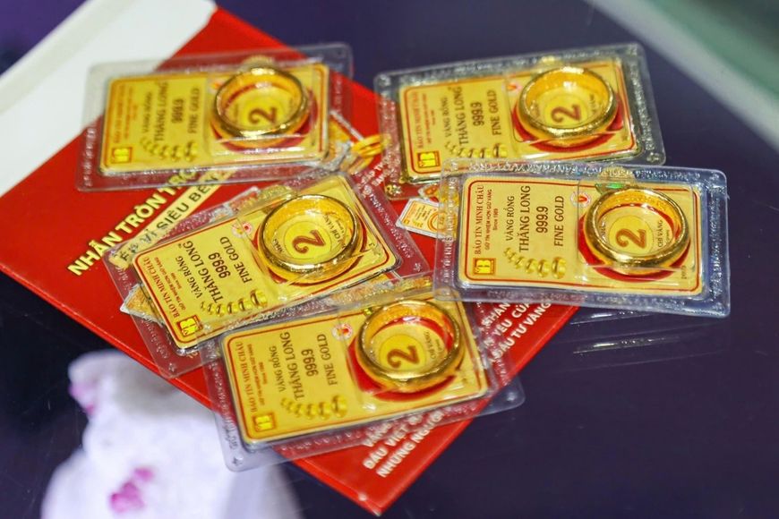  Mua v&agrave;ng lần đầu dễ mất tiền v&igrave; 5 điều: Nhiều người chỉ nhận ra sau khi đ&atilde; lỗ - Ảnh 1.