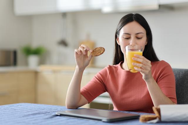 T&ocirc;i nghĩ m&igrave;nh khỏe mạnh nhưng t&ocirc;i gi&agrave; đi nhanh hơn chỉ v&igrave; mắc phải điều đầu ti&ecirc;n trong 10 sai lầm n&agrave;y- Ảnh 1.