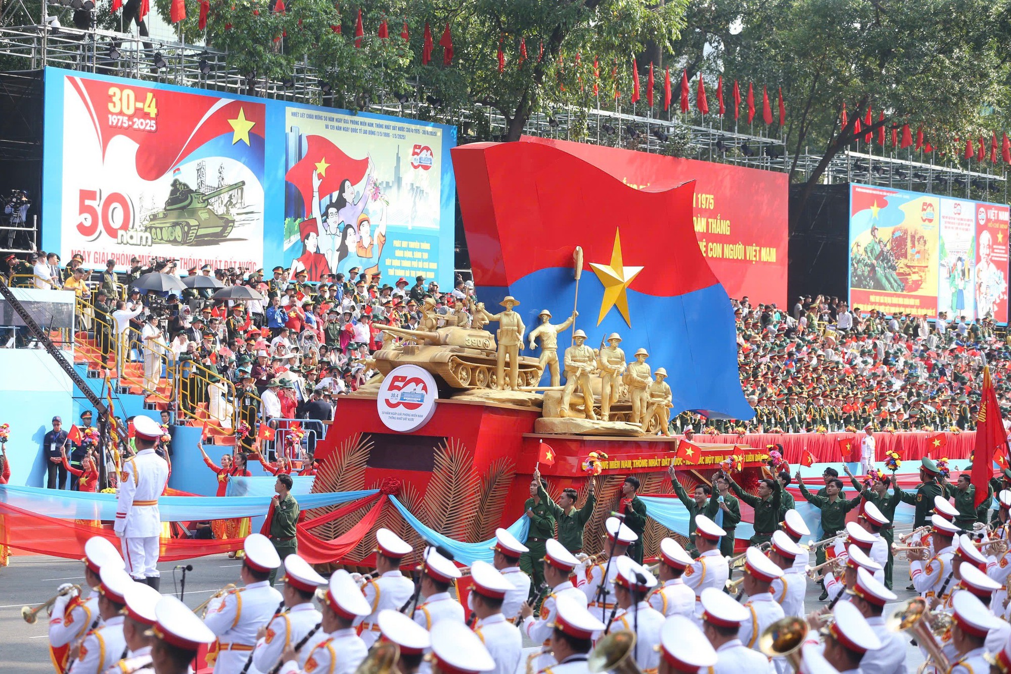 TPHCM nghỉ Lễ Giỗ Tổ H&ugrave;ng Vương, dịp 30-4 v&agrave; 1-5 ra sao? - Ảnh 1.