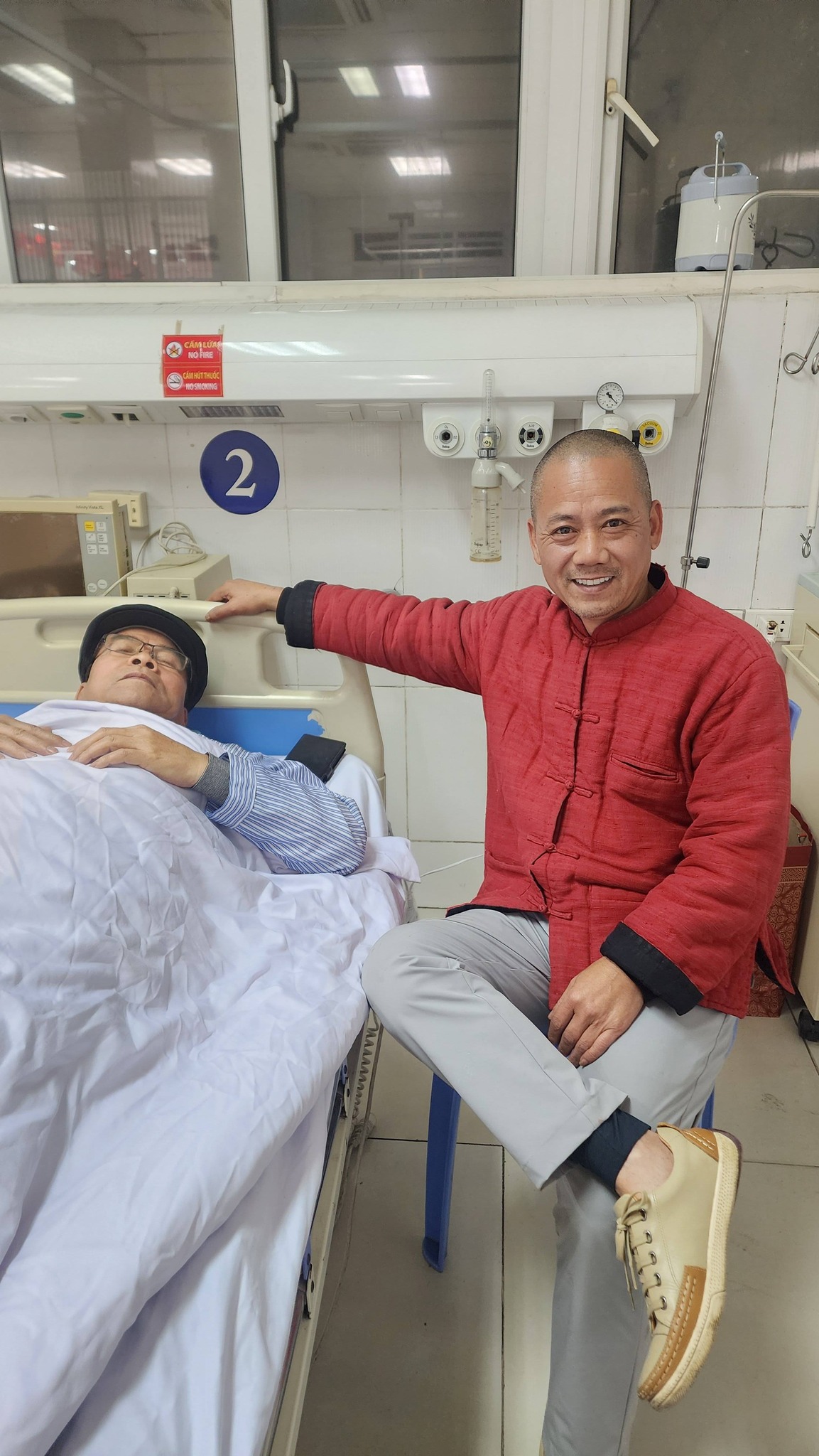 Nam NSND 74 tuổi, 3 đời vợ l&ecirc;n tiếng về th&ocirc;ng tin nhập viện v&igrave; kh&ocirc;ng được cưới vợ mới - Ảnh 2.