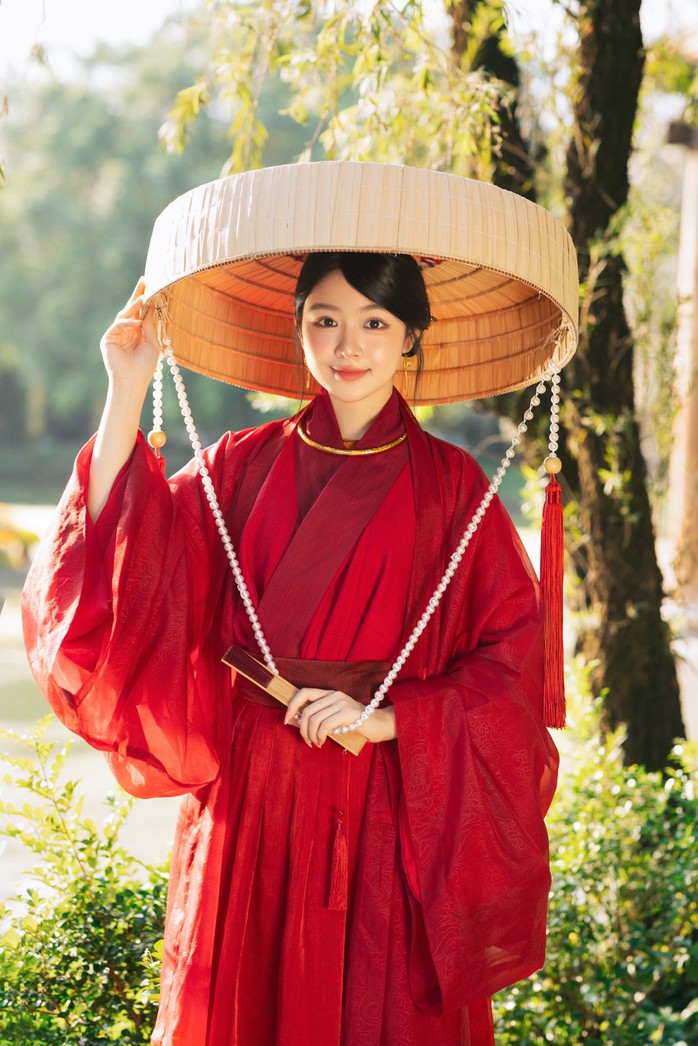 Quyền Linh tặng con g&aacute;i Lọ Lem "m&oacute;n qu&agrave;" đặc biệt - Ảnh 7.