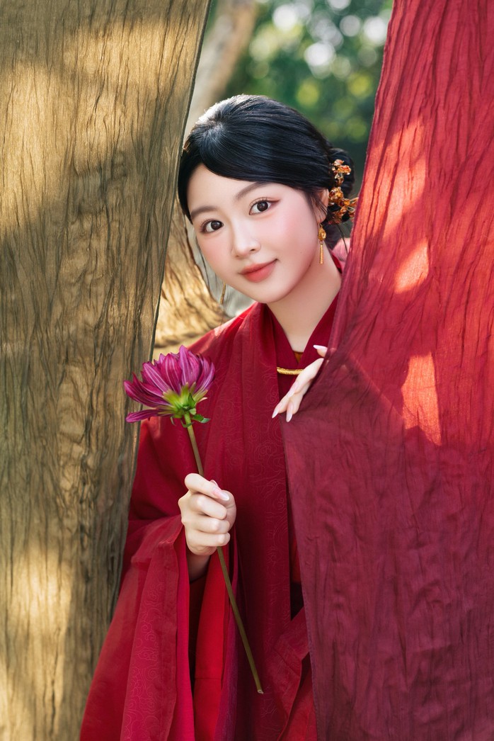 Quyền Linh tặng con g&aacute;i Lọ Lem "m&oacute;n qu&agrave;" đặc biệt - Ảnh 3.