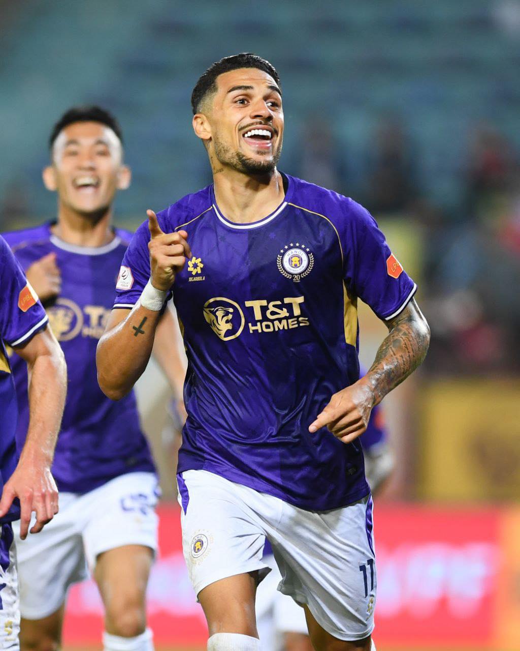 "Đại gia" Malaysia muốn chi&ecirc;u mộ Đỗ Ho&agrave;ng H&ecirc;n - Ảnh 1.