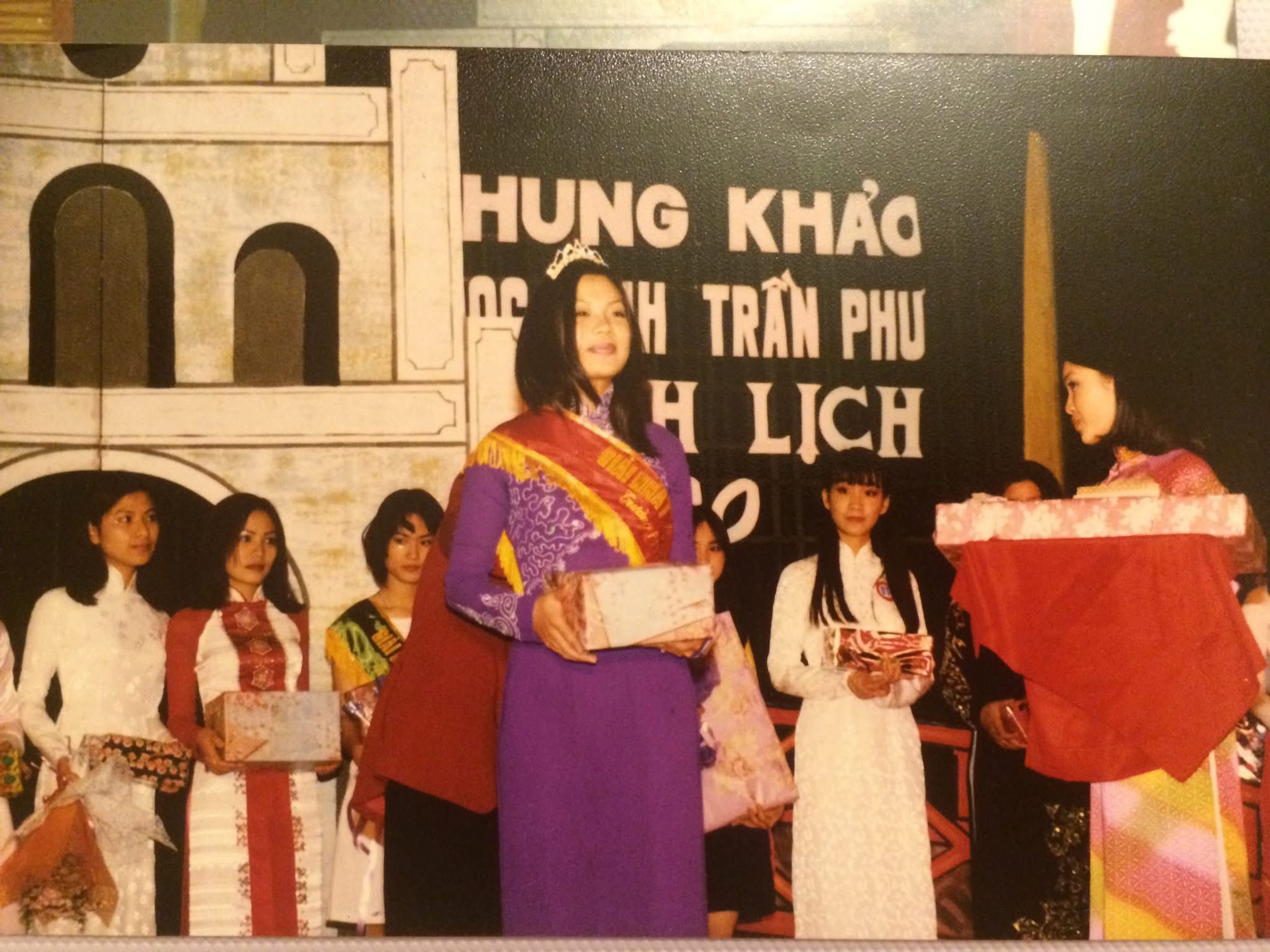 Nhan sắc thời trẻ người phụ nữ khiến nam NSND l&agrave; Cục trưởng si m&ecirc; suốt nhiều năm - Ảnh 3.