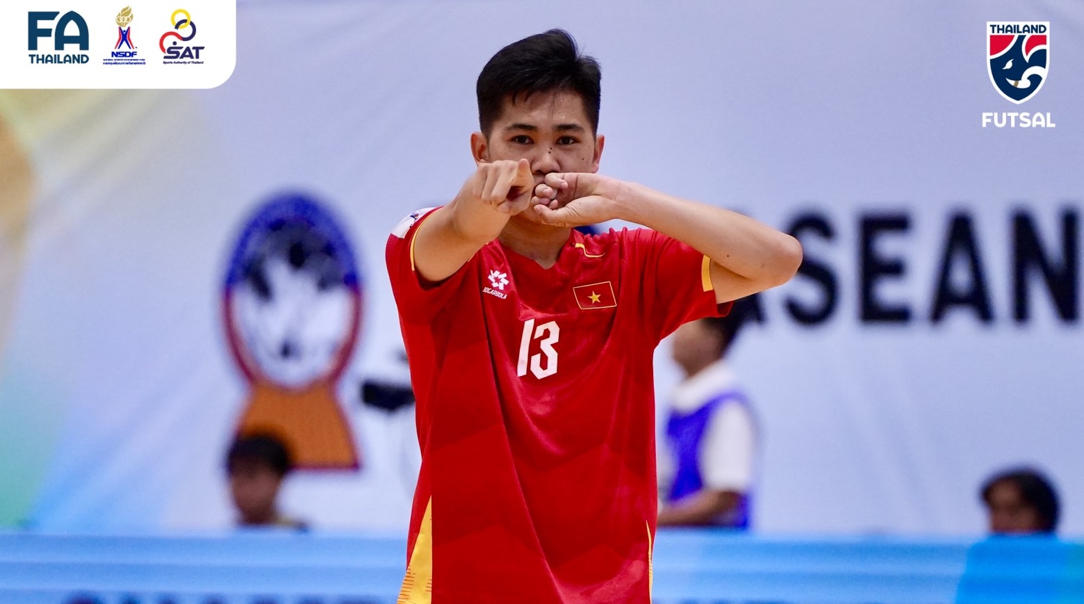 AFF Cup: Thắng 4-0 trước cường địch, tuyển Việt Nam "đặt một ch&acirc;n" v&agrave;o v&ograve;ng b&aacute;n kết - Ảnh 3.