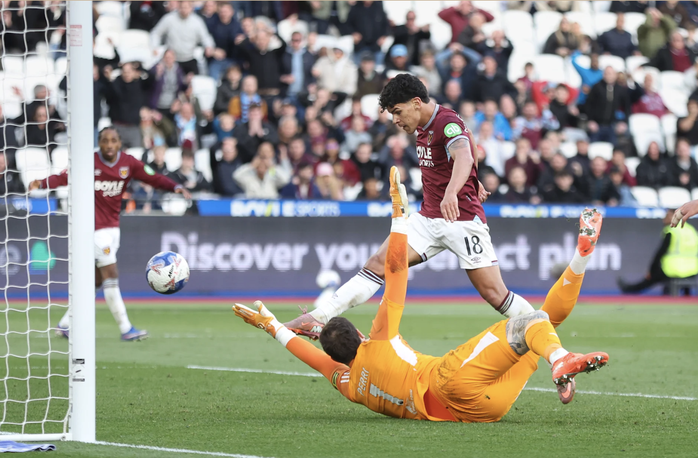 "Đấu s&uacute;ng" nghẹt thở, Leeds United v&agrave;o b&aacute;n kết FA Cup chờ chiến Chelsea - Ảnh 5.