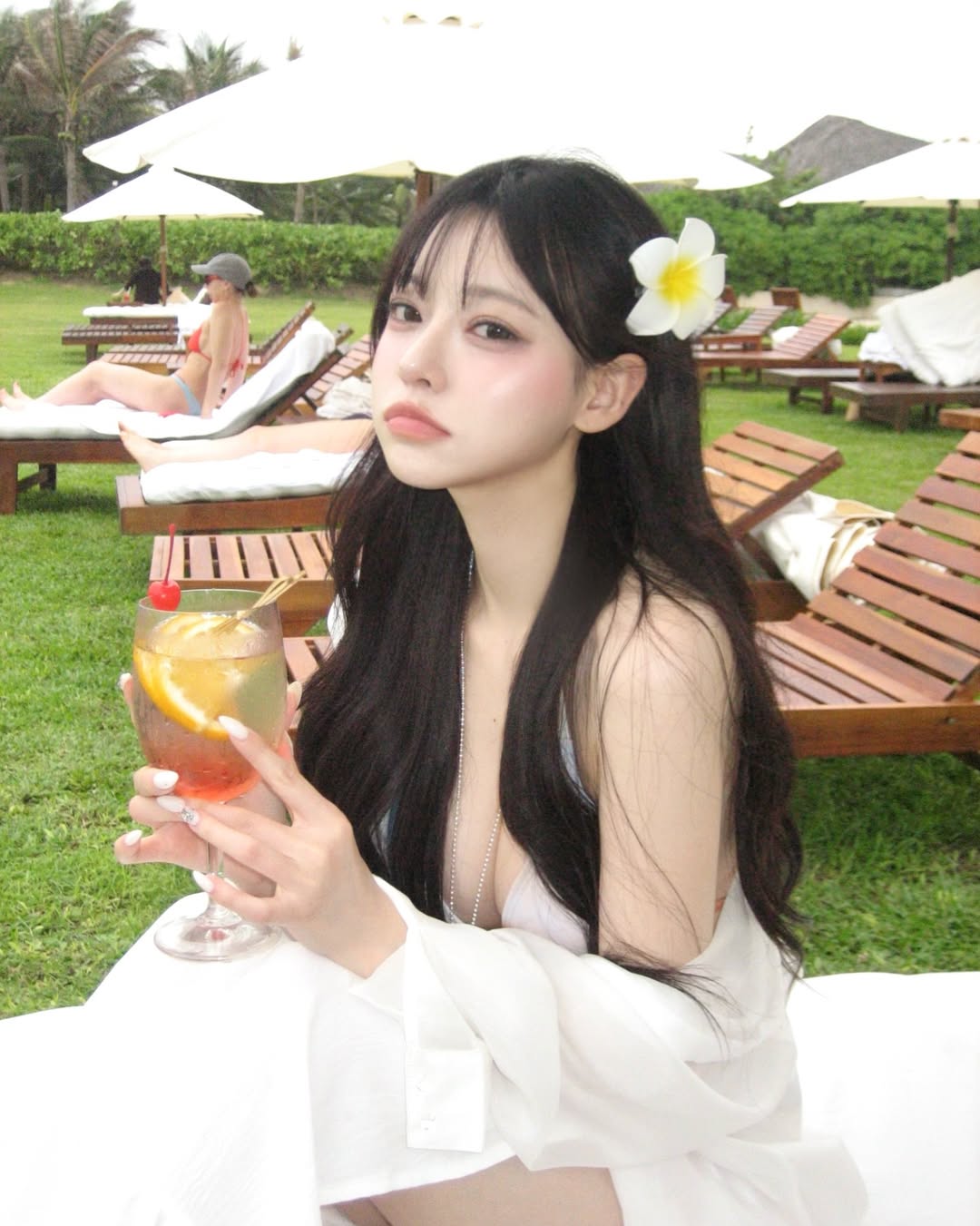 D&agrave;n tiếp vi&ecirc;n h&agrave;ng kh&ocirc;ng, mỹ nh&acirc;n quốc tế đổ bộ ở b&atilde;i biển, resort Ph&uacute; Quốc, Nha Trang- Ảnh 12.