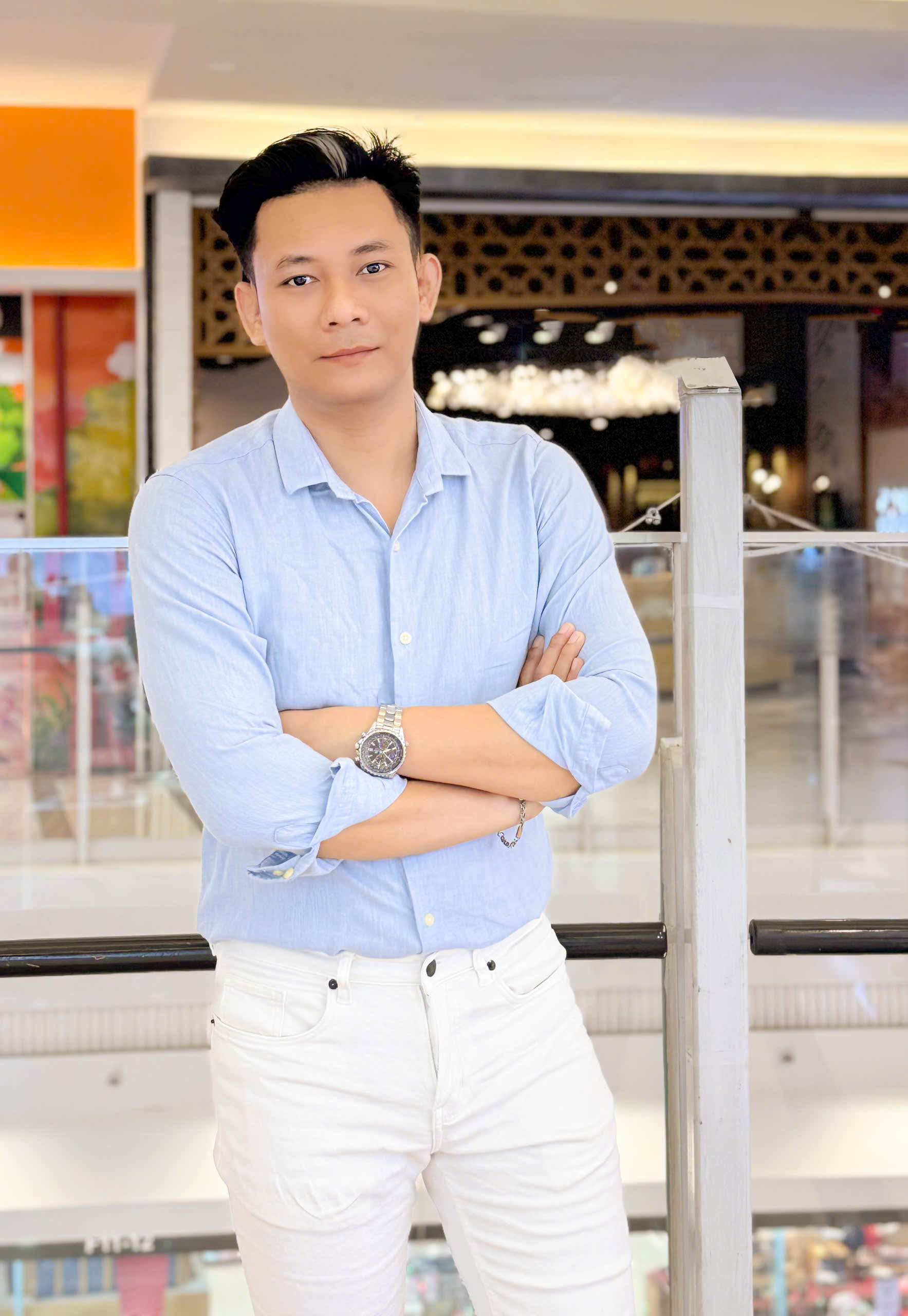 Sau cơn sốt "Xin lỗi, anh chỉ l&agrave; thằng b&aacute;n b&aacute;nh gi&ograve;", đạo diễn Đặng Tuấn Chinh giờ ra sao? - Ảnh 2.