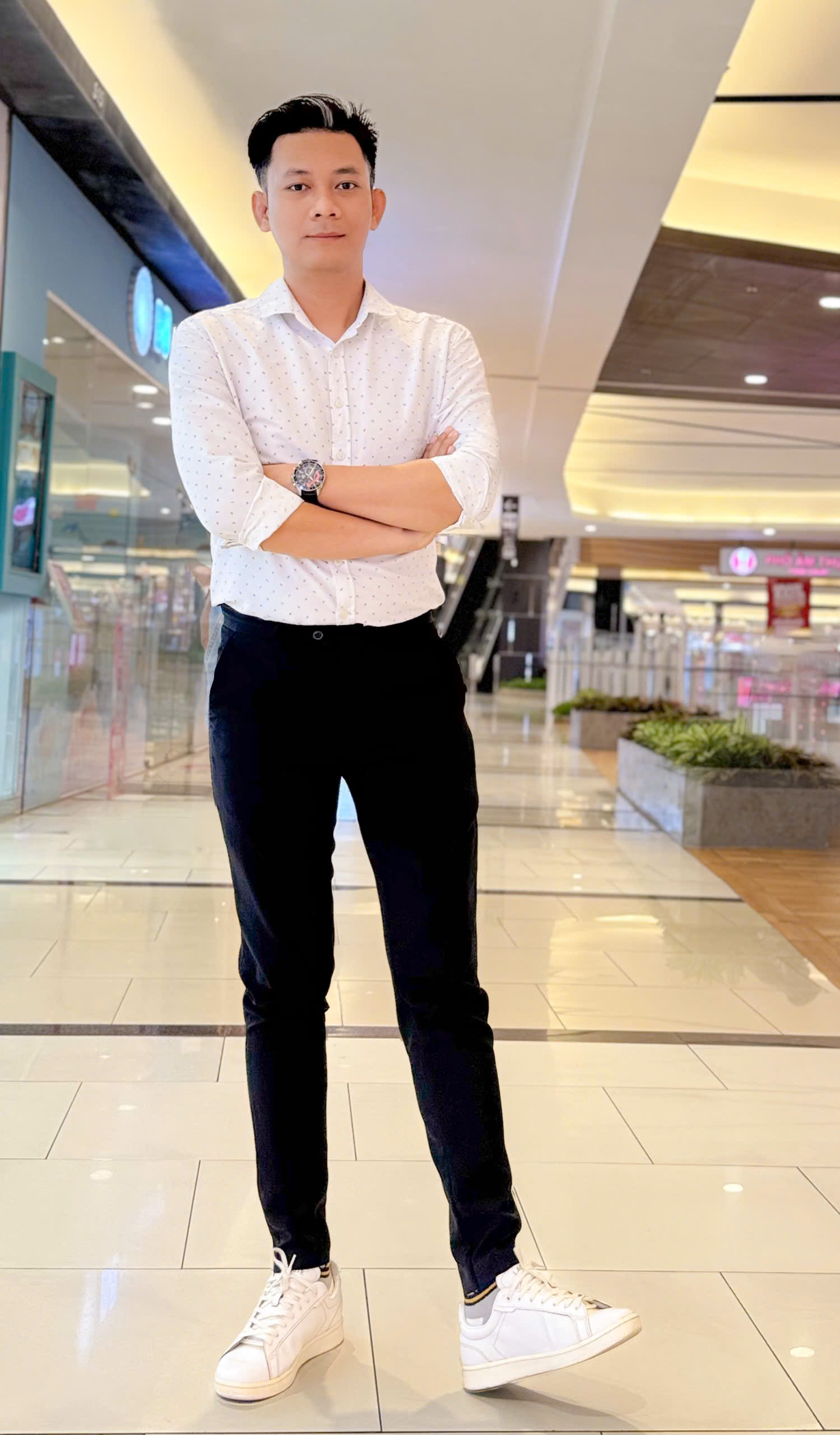 Sau cơn sốt "Xin lỗi, anh chỉ l&agrave; thằng b&aacute;n b&aacute;nh gi&ograve;", đạo diễn Đặng Tuấn Chinh giờ ra sao? - Ảnh 3.