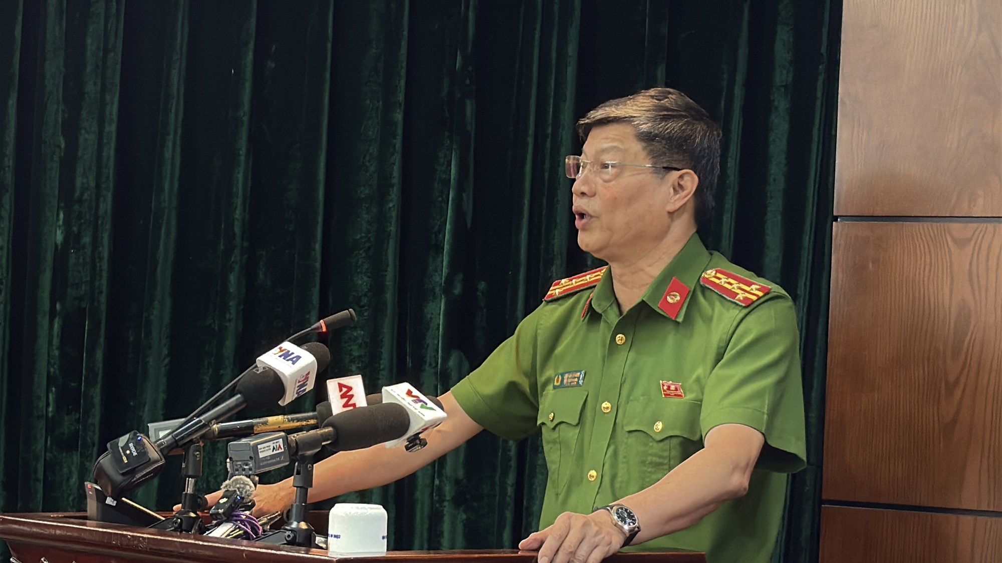 C&ocirc;ng an H&agrave; Nội n&oacute;i về mua v&agrave;ng bằng giấy hẹn trong vụ Bảo T&iacute;n Minh Ch&acirc;u - Ảnh 1.