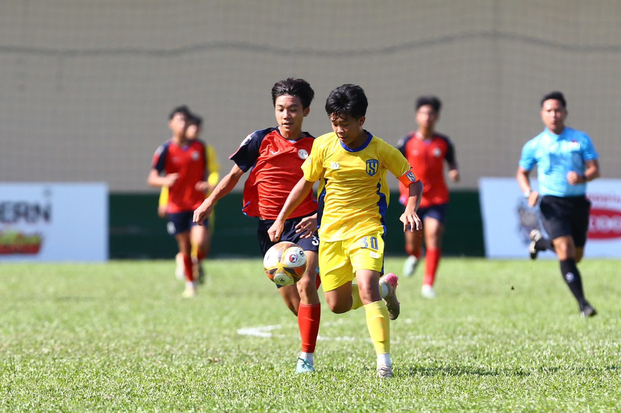 VCK U15 quốc gia &ndash; C&uacute;p Modern 2026: X&aacute;c định đủ 8 đội g&oacute;p mặt tại tứ kết - Ảnh 3.