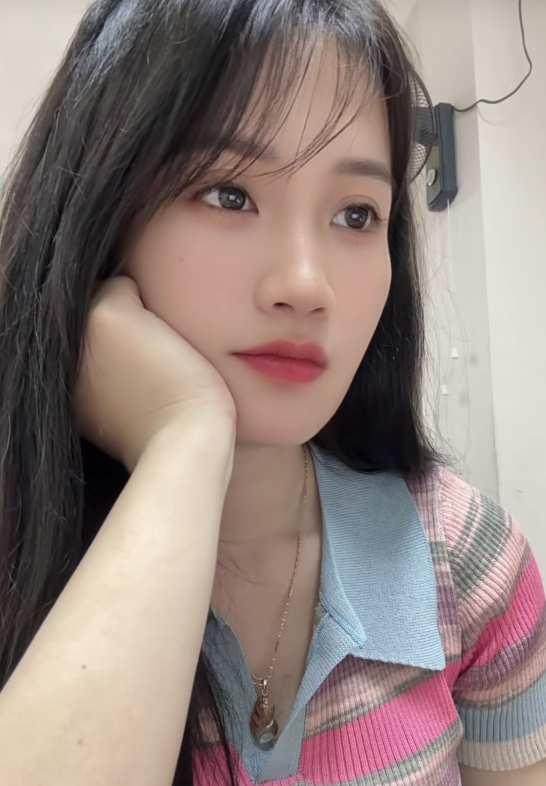 S&aacute;ng bừng cả khung h&igrave;nh, c&ocirc; gi&aacute;o mầm non g&acirc;y bất ngờ với v&oacute;c d&aacute;ng chuẩn chỉnh v&agrave; thần th&aacute;i cuốn h&uacute;t- Ảnh 3.