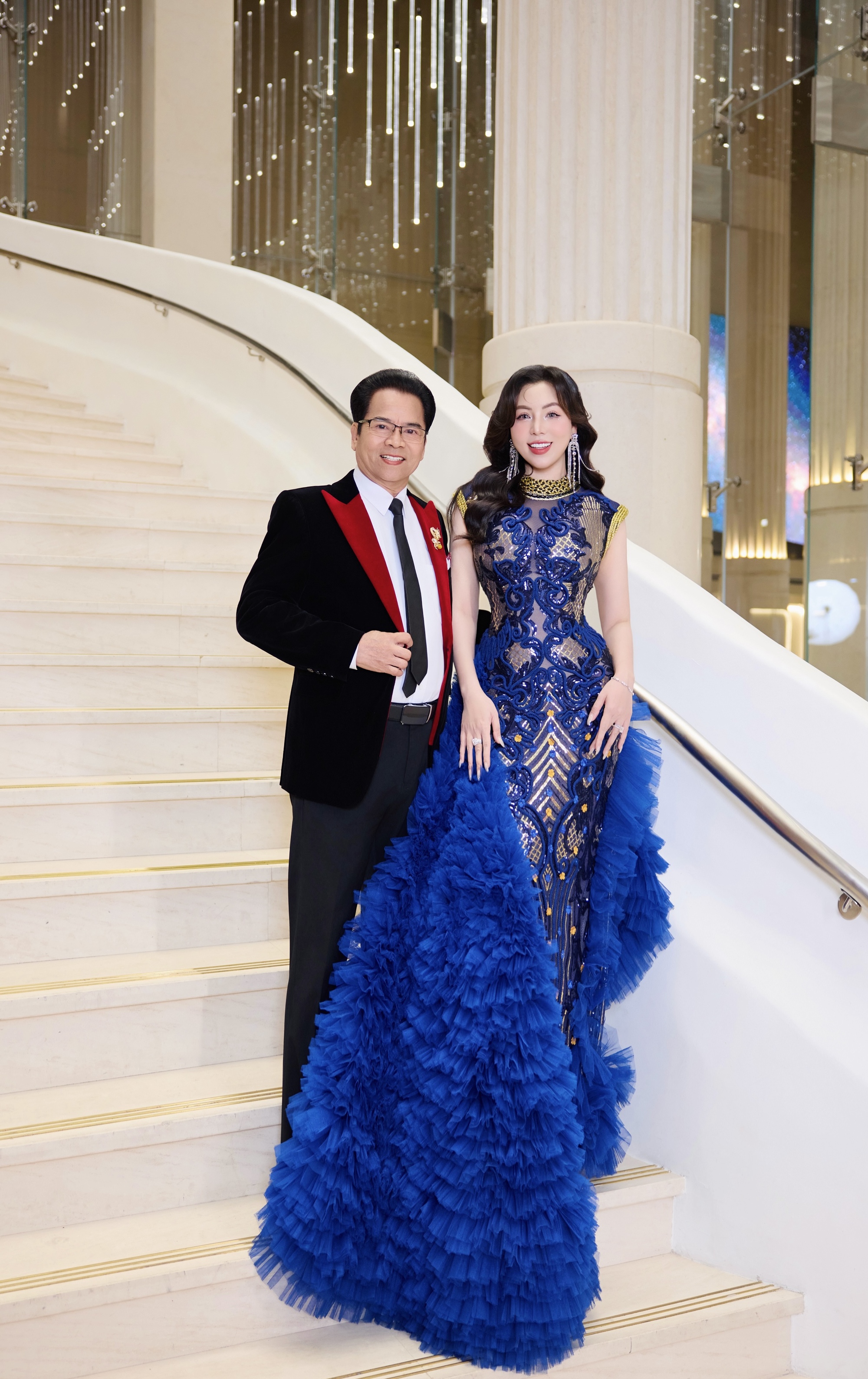 &Aacute; hậu Hương Kathy b&agrave;y tỏ sự ngưỡng mộ NSƯT Quang Thắng - Ảnh 6.