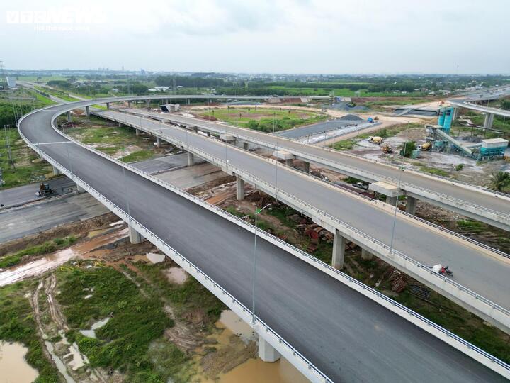 Đầu tư cao tốc 51 . 000 Tỷ nối sân bay Long Thành: Cấp bách cho phát triển kinh tế - Ảnh 2.