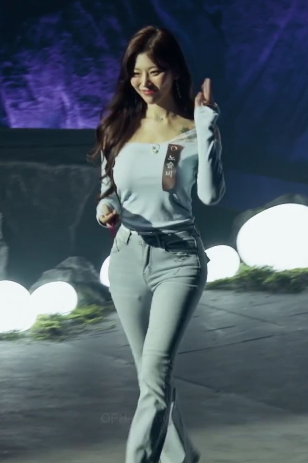 Ch&ugrave;m ảnh b&agrave; đồng mặc bikini g&acirc;y x&ocirc;n xao dư luận H&agrave;n- Ảnh 2.