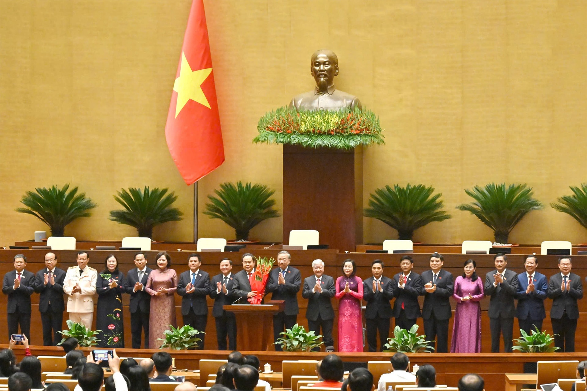 Danh s&aacute;ch Chủ nhiệm ủy ban Quốc hội kh&oacute;a XVI v&agrave; c&aacute;c nh&acirc;n sự mới 2026 - Ảnh 1.