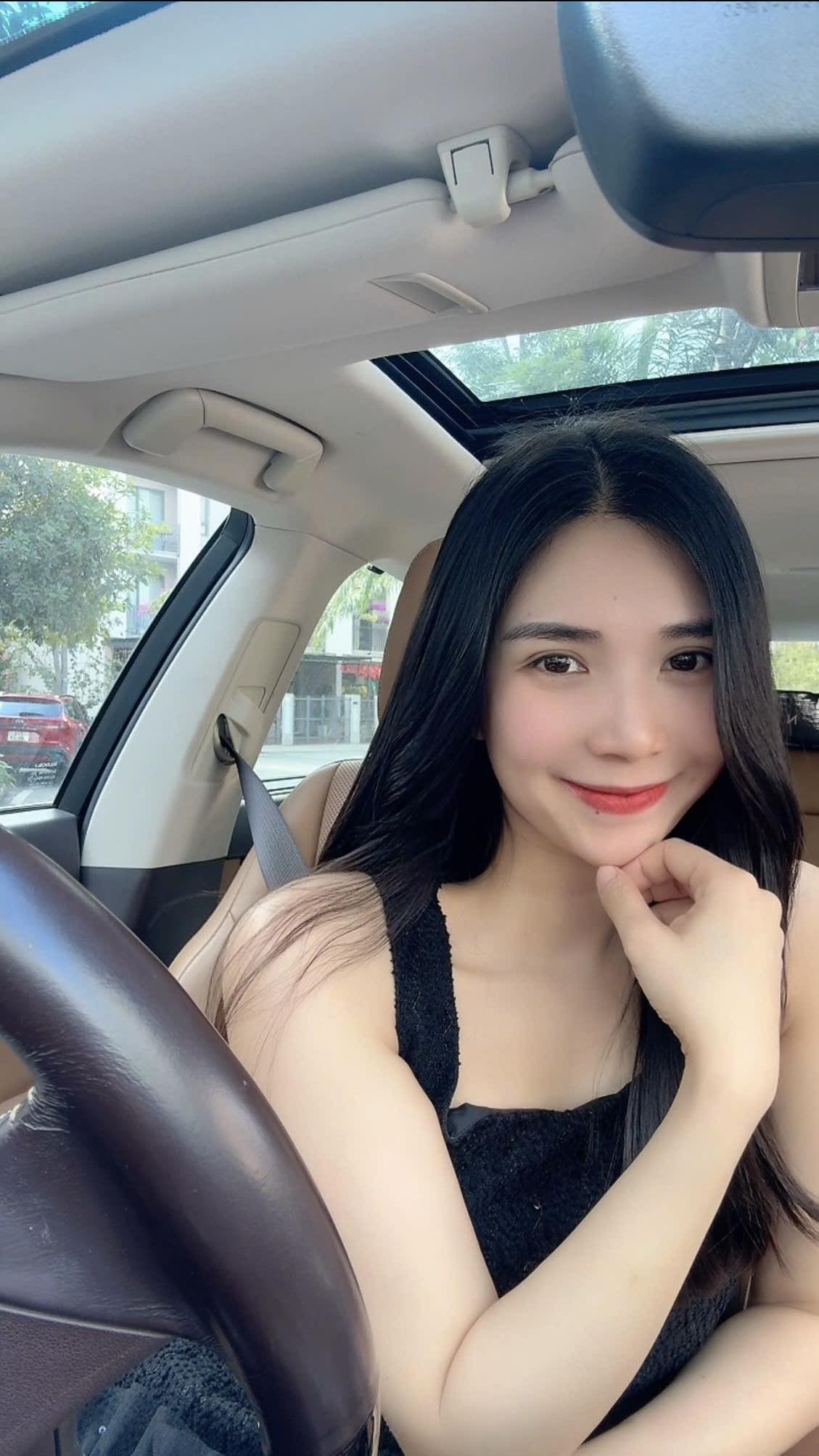 &ldquo;Biểu tượng gợi cảm&rdquo; Thanh Bi b&acirc;y giờ ra sao? - Ảnh 6.