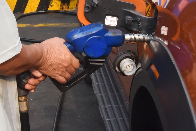 Bộ C&ocirc;ng Thương kiểm tra xăng dầu tr&aacute;i ph&eacute;p qua bi&ecirc;n giới năm 2026 - Ảnh 1.