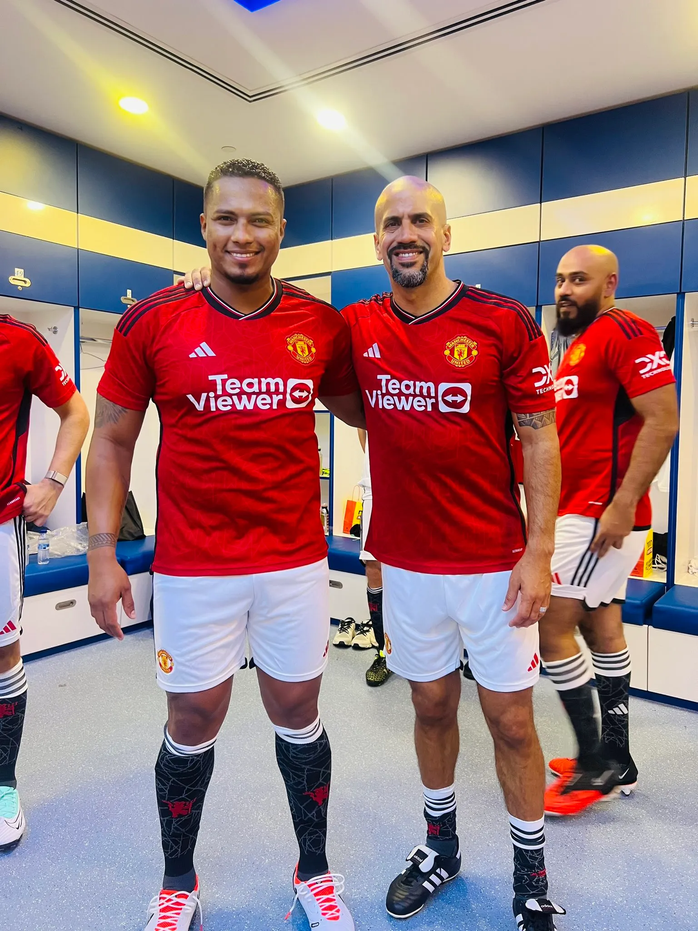 Cựu thủ qu&acirc;n Man Utd t&aacute;i xuất sau 5 năm giải nghệ - Ảnh 2.