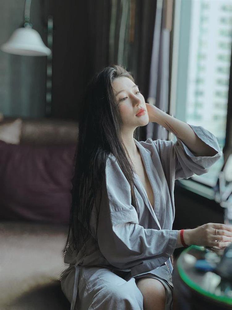 Hot girl Nhật ký Vàng Anh: Gác mọi sôi nổi thanh xuân, trọn vẹn thời gian bên gia đình - Ảnh 6. Hot girl Nhật ký Vàng Anh: Gác mọi sôi nổi thanh xuân, trọn vẹn thời gian bên gia đình - Ảnh 6.