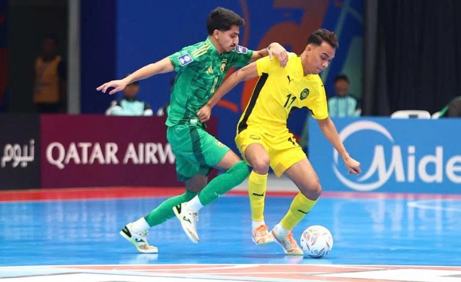 Thua ngược cay đắng, đội tuyển Malaysia dễ bị loại sớm tại AFF Cup - Ảnh 1.