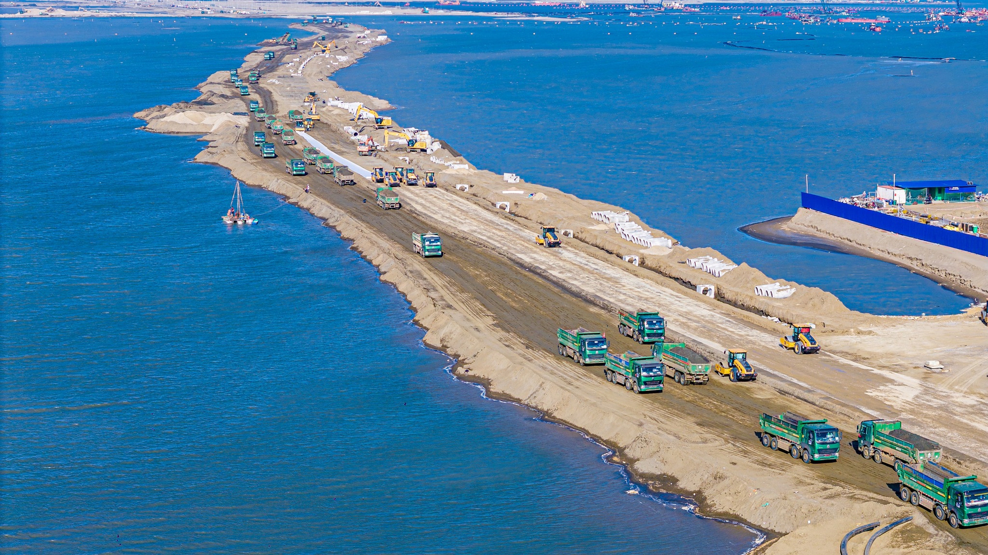 Từ 20 năm đến vài tháng: Cuộc xoay chuyển không tưởng của hạ tầng Cần Giờ dưới bàn tay Vingroup - Ảnh 10. Từ 20 năm đến vài tháng: Cuộc xoay chuyển không tưởng của hạ tầng Cần Giờ dưới bàn tay Vingroup - Ảnh 10.