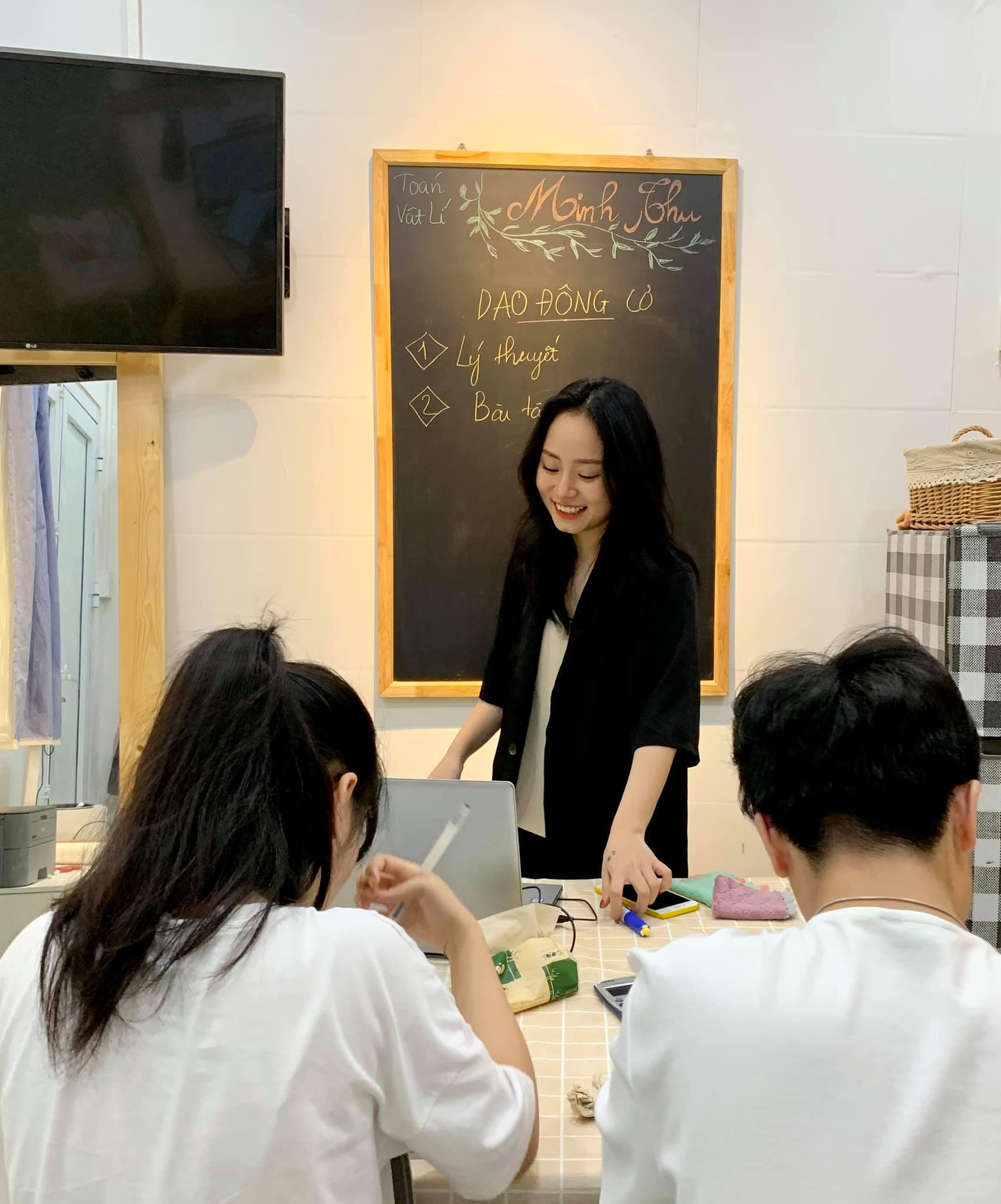 C&ocirc; gi&aacute;o Minh Thu "comeback" với giao diện kh&aacute;c lạ, fan ngỡ ng&agrave;ng v&igrave; kh&ocirc;ng nhận ra - Ảnh 4.