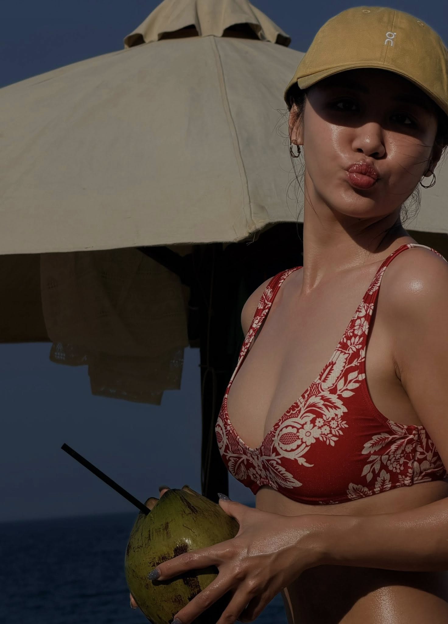 Văn Mai Hương diện bikini, khoe body gợi cảm - Ảnh 1. Văn Mai Hương diện bikini, khoe body gợi cảm - Ảnh 1.