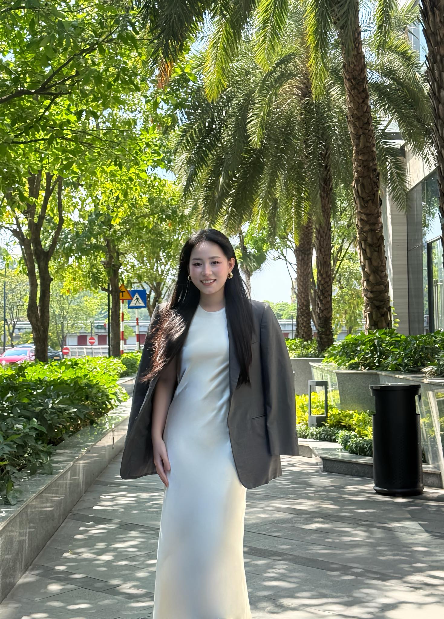 C&ocirc; gi&aacute;o Minh Thu "comeback" với giao diện kh&aacute;c lạ, fan ngỡ ng&agrave;ng v&igrave; kh&ocirc;ng nhận ra - Ảnh 2.