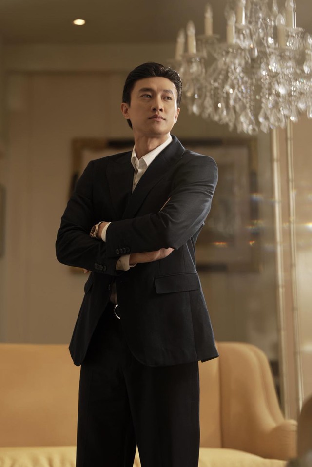 Ch&acirc;n dung chủ tịch thương hiệu mỳ bị đồn hẹn h&ograve; Ngọc Trinh, Tiểu Vy- Ảnh 1.