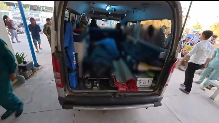 Sức khỏe c&aacute;c nạn nh&acirc;n vụ xe kh&aacute;ch lao xuống vực l&agrave;m 4 người tử vong - Ảnh 1.