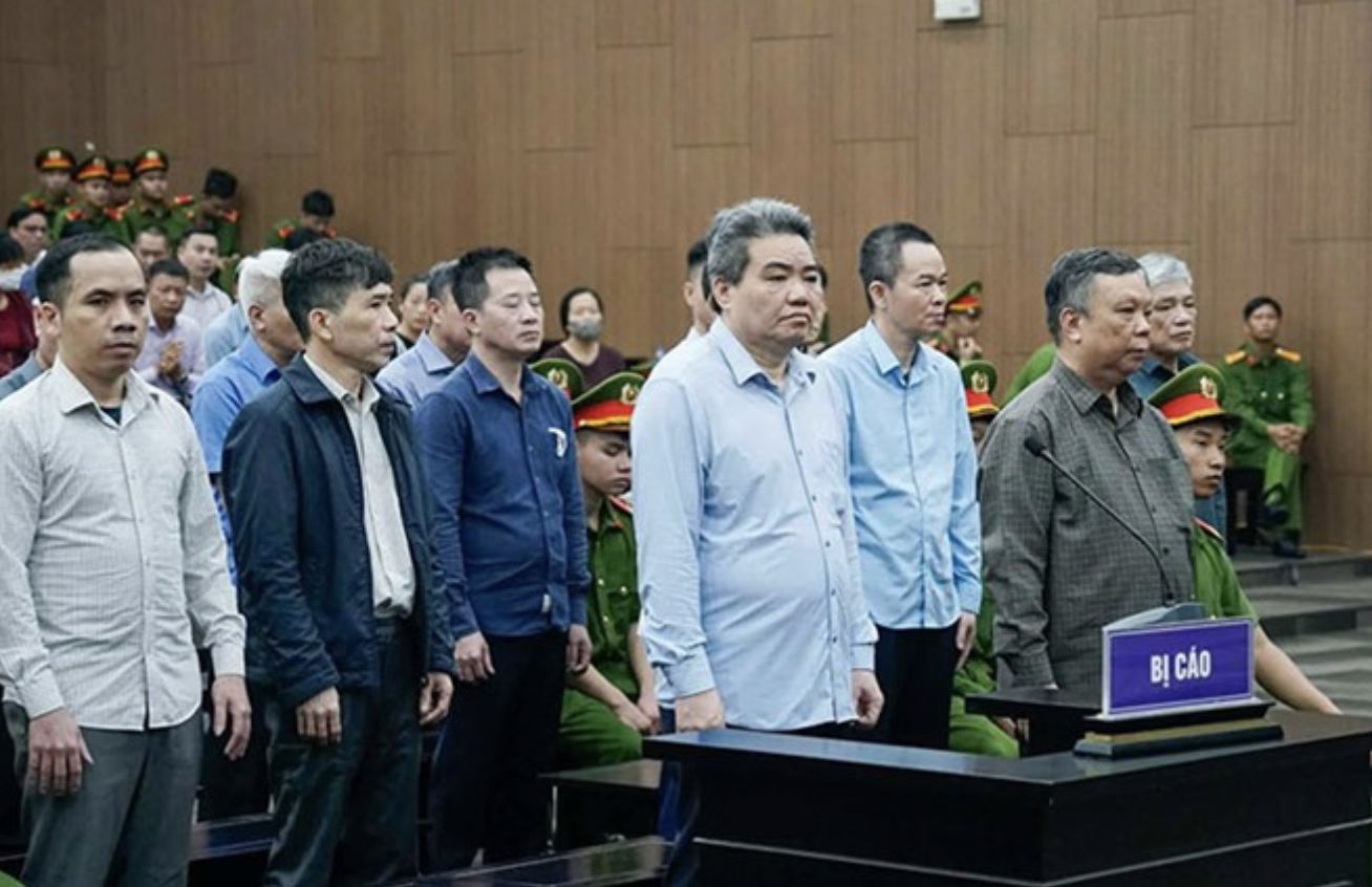 Cựu thứ trưởng Ho&agrave;ng Văn Thắng nhận 4 năm t&ugrave; v&igrave; hối lộ 4 , 5 tỉ đồng - Ảnh 1.