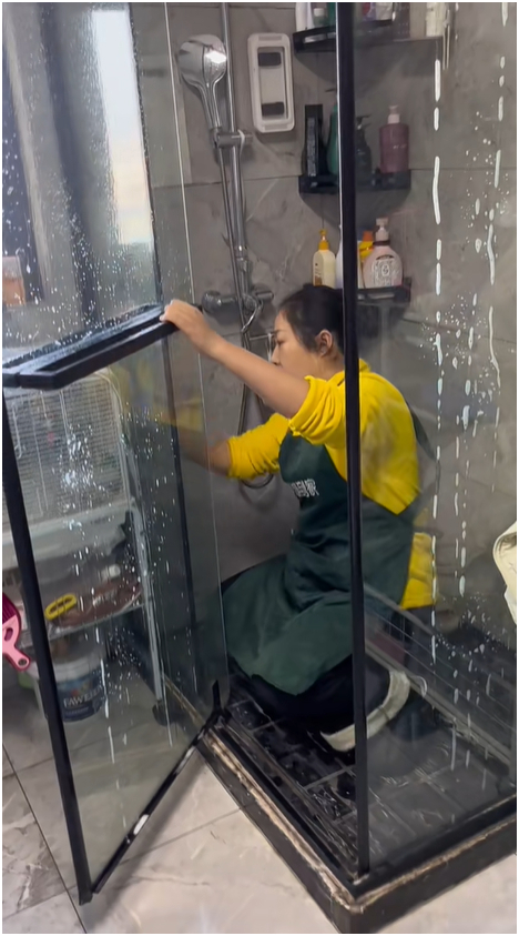 "C&aacute;c b&agrave; gi&uacute;p việc ng&aacute;o gi&aacute; phải kh&ocirc;ng ạ? Đ&ograve;i 12 - 15 triệu bao ăn ở trong khi đại học ra đi l&agrave;m lương 8 triệu"- Ảnh 4.