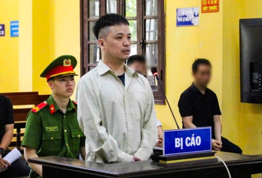 TikToker L&ecirc; Việt H&ugrave;ng d&ugrave;ng thủ đoạn "c&uacute;ng dường" để cưỡng đoạt t&agrave;i sản - Ảnh 1.