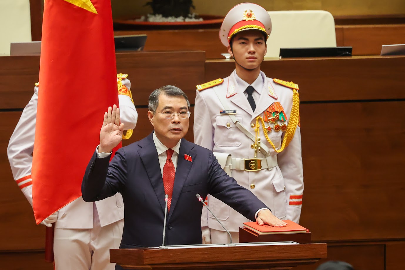 THỦ TƯỚNG CH&Iacute;NH PHỦ L&Ecirc; MINH HƯNG TUY&Ecirc;N THỆ V&Agrave; PH&Aacute;T BIỂU NHẬM CHỨC- Ảnh 1.