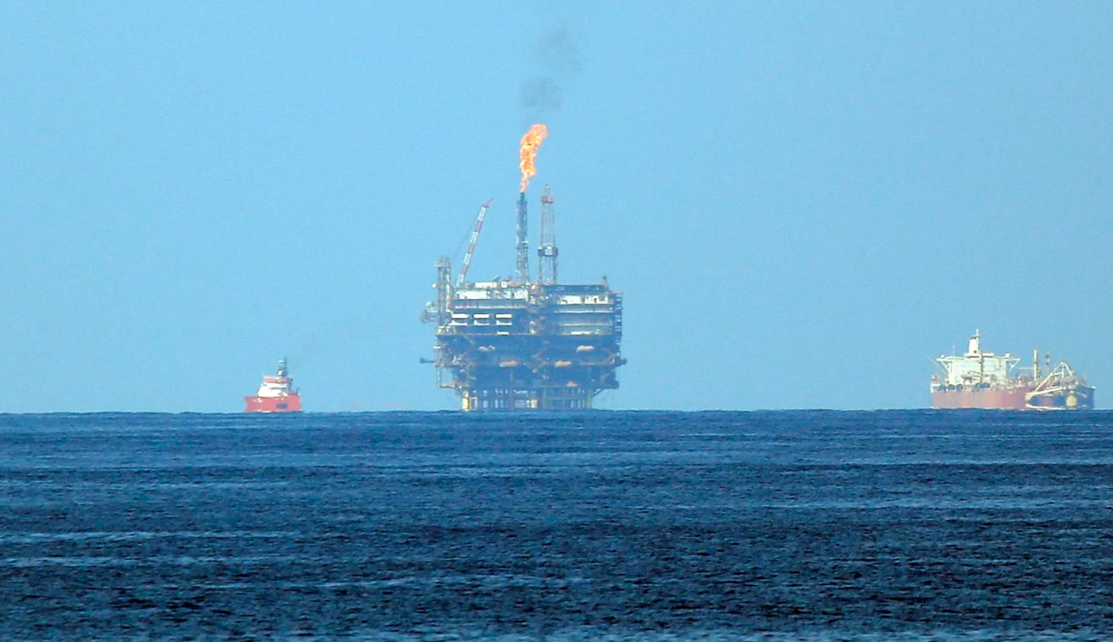 Khoan s&acirc;u 4000 m&eacute;t, ph&aacute;t hiện mỏ kh&iacute; tự nhi&ecirc;n gần 60 tỷ m&eacute;t khối c&ugrave;ng 130 triệu th&ugrave;ng dầu 'sạch' - Ảnh 1.