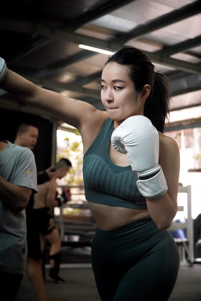 "Hot girl đời đầu" Mi V&acirc;n g&acirc;y bất ngờ bởi vẻ ngo&agrave;i trẻ trung v&agrave; cuốn h&uacute;t ở tuổi U40 - Ảnh 10.