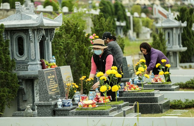 5 loại c&acirc;y n&ecirc;n trồng trước mộ phần th&ecirc;m ph&uacute;c kh&iacute; cho tổ ti&ecirc;n v&agrave; con ch&aacute;u - Ảnh 1.