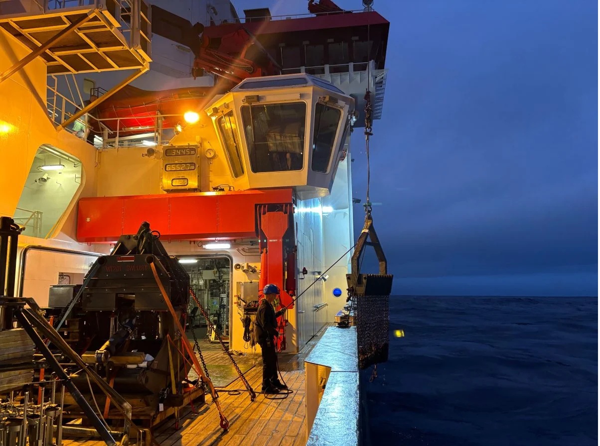 Ph&aacute;t hiện &ldquo;nh&agrave; m&aacute;y v&agrave;ng&rdquo; khổng lồ của Tr&aacute;i Đất  - Ảnh 1.