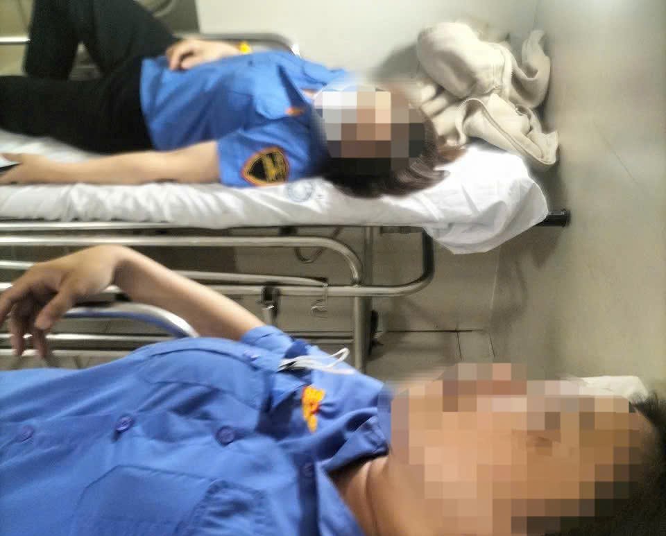 Hai nữ nh&acirc;n vi&ecirc;n g&aacute;c chắn ở Đ&agrave; Nẵng hoảng loạn sau khi bị h&agrave;nh hung - Ảnh 1.