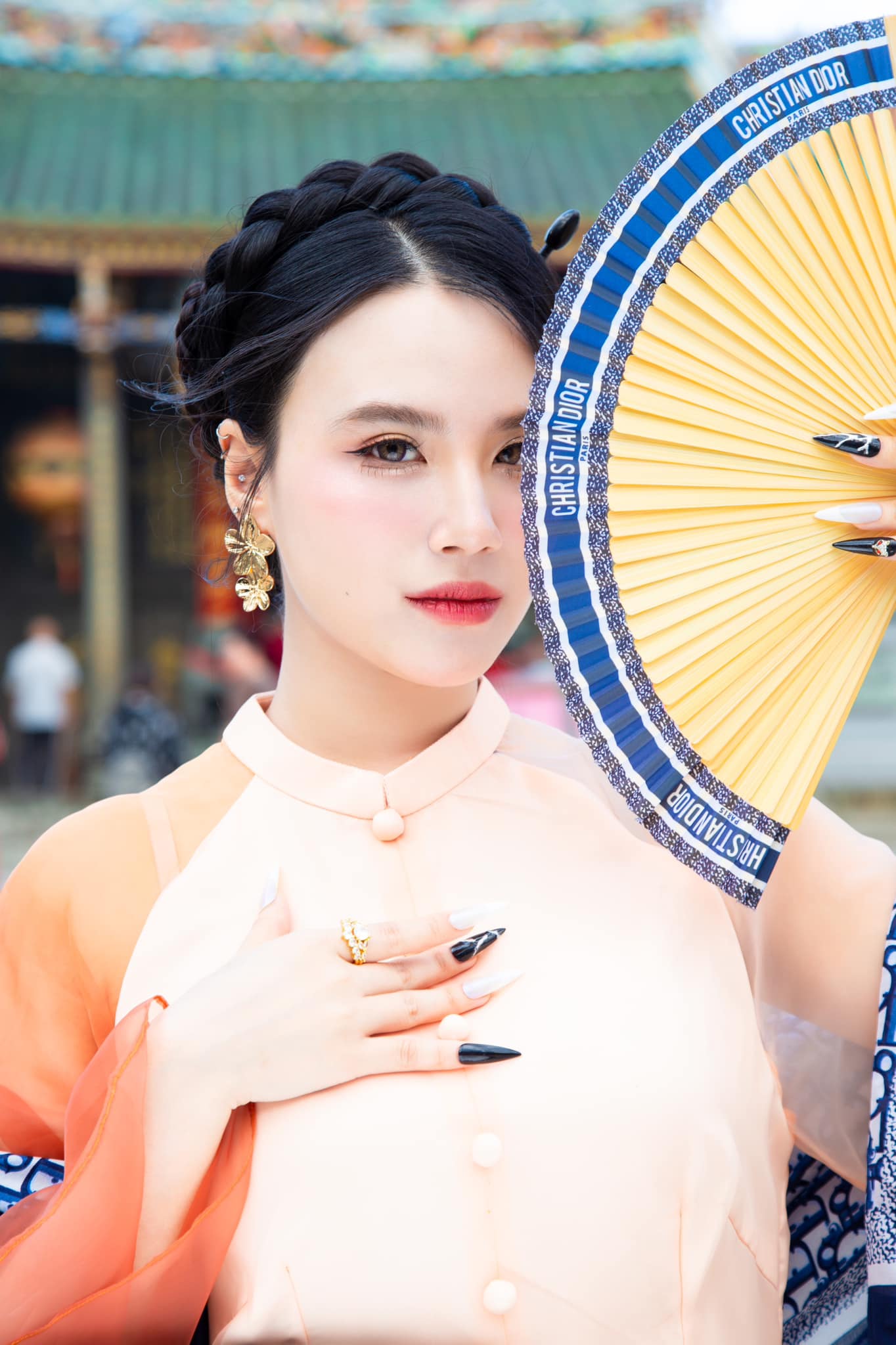 Cận cảnh hot girl Linh Miu sau hơn 1 thập kỷ: Nhan sắc thăng hạng, chỉ một thứ vẫn như cũ - Ảnh 4.