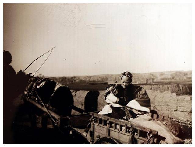 Ảnh thực tế cuộc sống của nh&agrave; gi&agrave;u cuối Thanh triều: Kh&ocirc;ng giống như tr&ecirc;n phim, khổ hơn nhiều so với tưởng tượng - Ảnh 1.