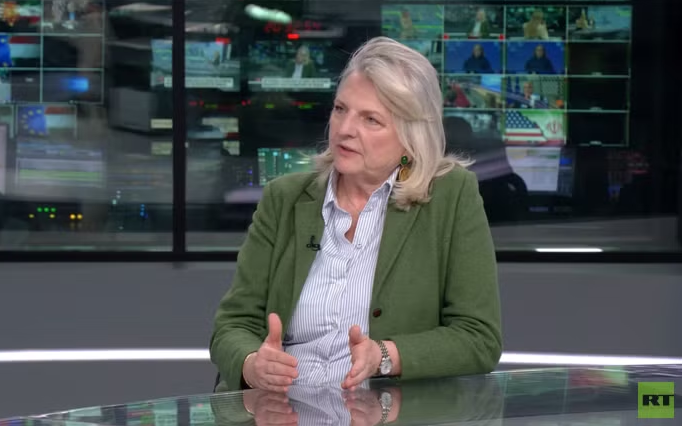 Tân Thủ tướng Hungary tuyên bố từ chối tài trợ cho Ukraine, tiếp tục mua dầu từ Nga - Ảnh 2.