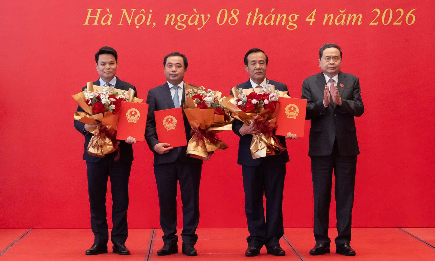 &Ocirc;ng Nguyễn Duy Ngọc v&agrave; Trần Đức Thắng chuyển sinh hoạt Đo&agrave;n đại biểu Quốc hội 2026 - Ảnh 2.