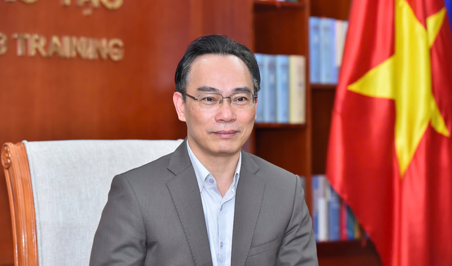&Ocirc;ng Ho&agrave;ng Minh Sơn l&agrave;m Bộ trưởng Bộ Gi&aacute;o dục v&agrave; Đ&agrave;o tạo  - Ảnh 1.