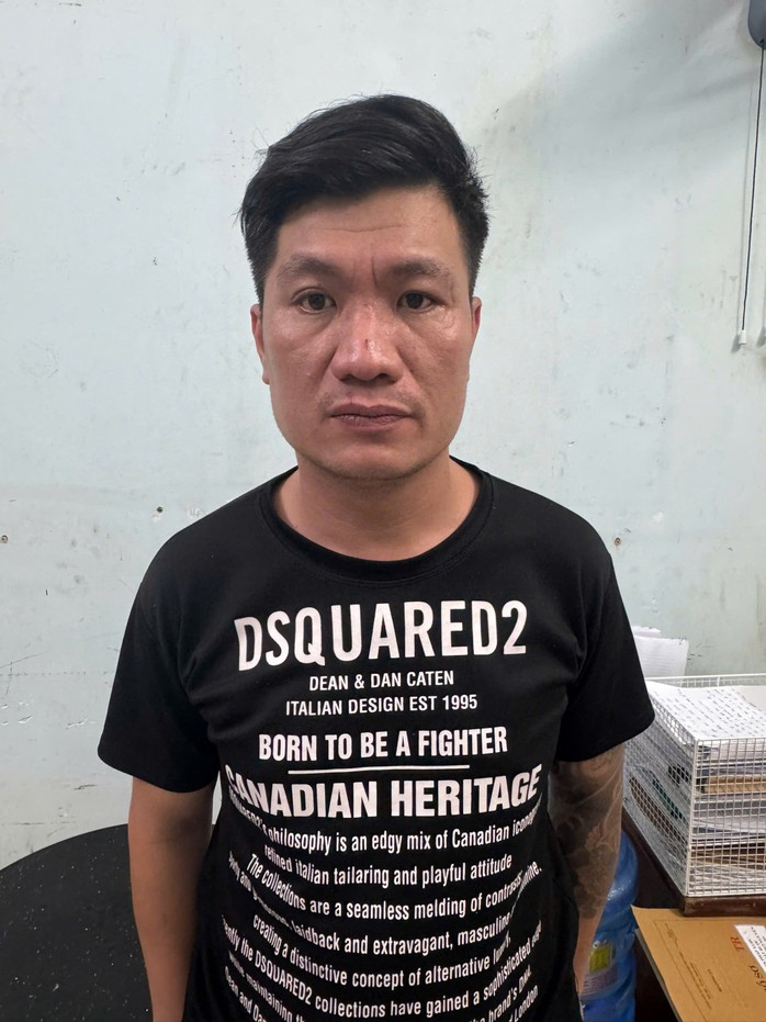 Bắt khẩn cấp đối tượng đánh người phụ nữ trong quán ăn khuya ở Gia Lai - Ảnh 1.